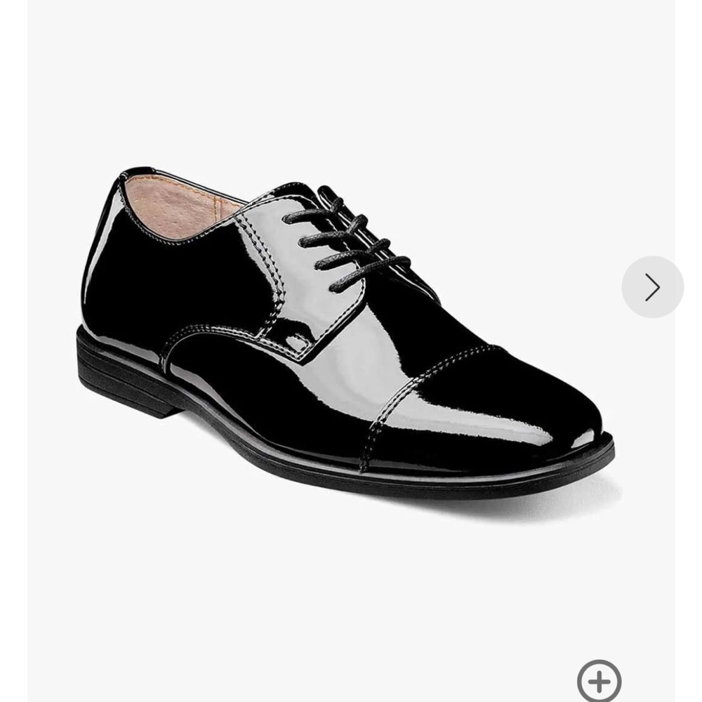 REVEAL JR. 
Boys Cap Toe Oxford boys size 4